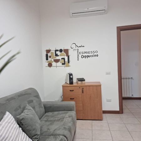 Laura Four Apartment Messina Bagian luar foto