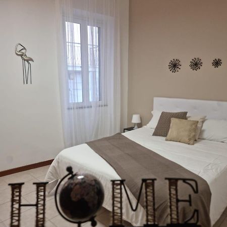 Laura Four Apartment Messina Bagian luar foto