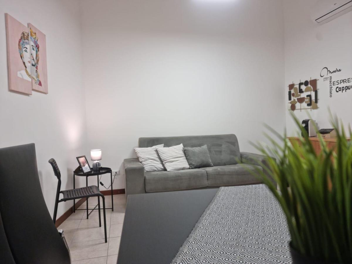 Laura Four Apartment Messina Bagian luar foto
